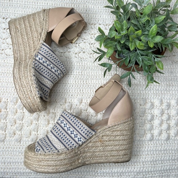MARC FISHER Women’s Adalyn 2 Boho Printed Wedge Platform Sandal Cream Blue 11 - Picture 3 of 15